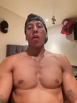 Snapshot of Thiago_Happy chatting on 03-12-25, 03:46 Thiago Happy online show from 03-12-25, 03:46