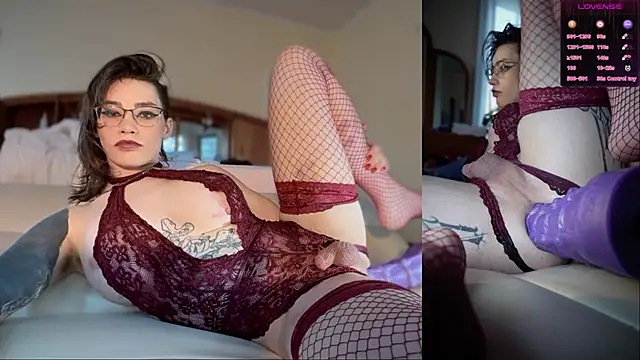 Snapshot of Lena_Vesper chatting on 10-03-25, 10:00 Lena Vesper online show from 10-03-25, 10:00