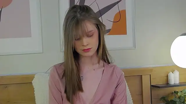 Snapshot of BellaSecrett chatting on 03-11-25, 09:48 BellaSecrett online show from 03-11-25, 09:48