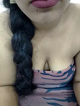 priya 00143 online show from 11-08-25, 04:27