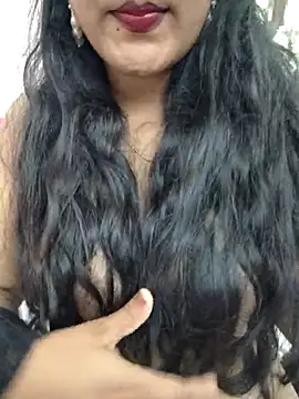 Snapshot of priya_00143 chatting on 07-20-26, 06:43 priya 00143 online show from 07-20-26, 06:43