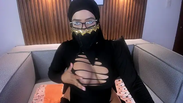 Snapshot of Sasha_Anaan chatting on 03-17-25, 12:04 Sasha Anaan online show from 03-17-25, 12:04