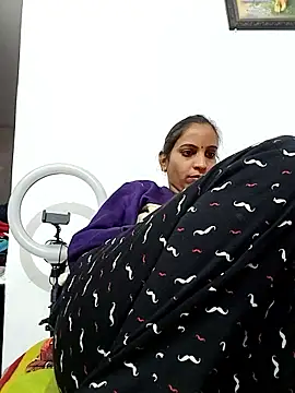 Hotty-Nidhi online show from 01-13-26, 03:38