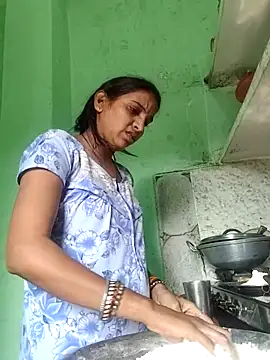 Hotty-Nidhi online show from 11-30-25, 06:14