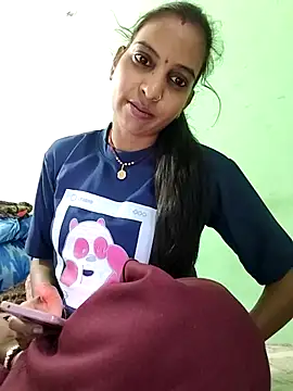 Hotty-Nidhi online show from 12-14-25, 11:05
