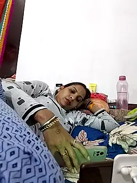 Hotty-Nidhi online show from 12-20-25, 04:21