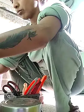 Hotty-Nidhi online show from 11-20-25, 05:30