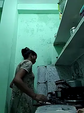 Hotty-Nidhi online show from 11-05-25, 04:32