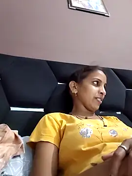 Hotty-Nidhi online show from 05-18-26, 05:07