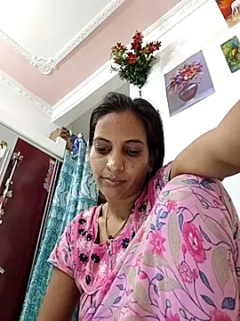 Snapshot of Hotty-Nidhi chatting on 05-30-26, 06:42 Hotty-Nidhi online show from 05-30-26, 06:42