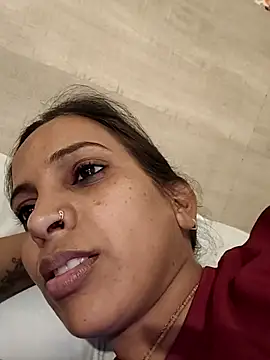Hotty-Nidhi online show from 05-24-26, 06:19