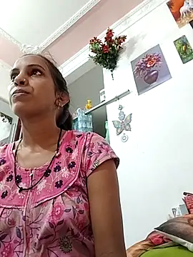 Snapshot of Hotty-Nidhi chatting on 06-20-26, 03:44 Hotty-Nidhi online show from 06-20-26, 03:44