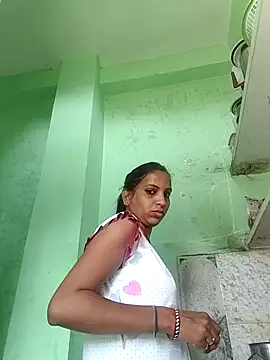Snapshot of Hotty-Nidhi chatting on 06-18-26, 03:16 Hotty-Nidhi online show from 06-18-26, 03:16