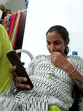 Hotty-Nidhi online show from 04-10-26, 08:54
