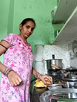 Hotty-Nidhi online show from 04-09-26, 06:15
