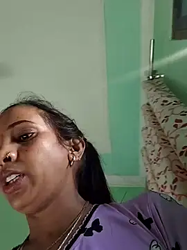 Hotty-Nidhi online show from 05-17-26, 02:22