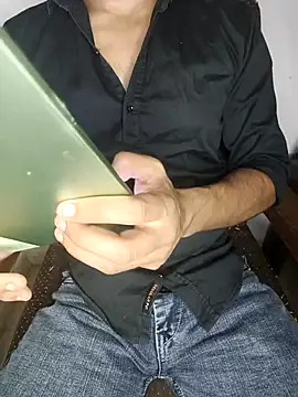 Snapshot of HARSHHU01 chatting on 05-08-26, 07:50 HARSHHU01 online show from 05-08-26, 07:50