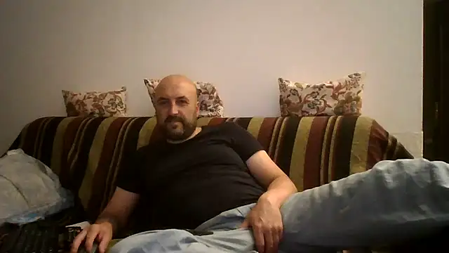 Snapshot of maxxxio12 chatting on 06-04-26, 07:18 maxxxio12 online show from 06-04-26, 07:18