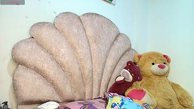 charlotte walker1 online show from 03-24-26, 12:10