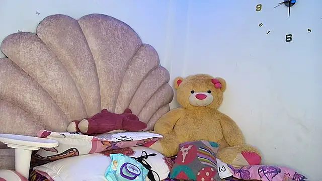 charlotte walker1 online show from 03-11-26, 05:34