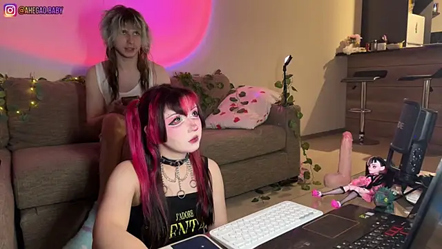 Snapshot of h3ntai_baby chatting on 07-04-26, 08:13 h3ntai baby online show from 07-04-26, 08:13