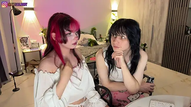 Snapshot of h3ntai_baby chatting on 07-16-26, 07:33 h3ntai baby online show from 07-16-26, 07:33