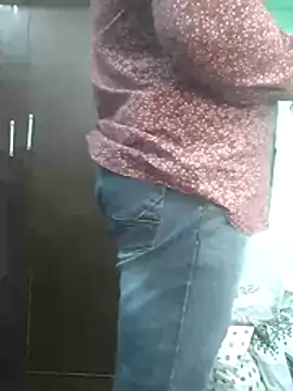 Snapshot of Idontmind367 chatting on 12-23-25, 04:34 Idontmind367 online show from 12-23-25, 04:34