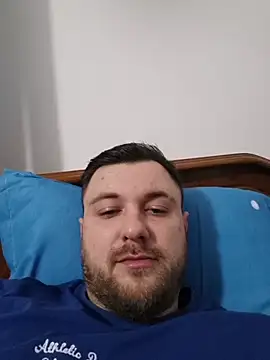 Snapshot of hugedickedd chatting on 02-15-26, 04:24 hugedickedd online show from 02-15-26, 04:24