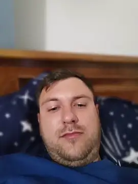 Snapshot of hugedickedd chatting on 06-05-26, 01:43 hugedickedd online show from 06-05-26, 01:43