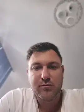 Snapshot of hugedickedd chatting on 06-01-26, 09:53 hugedickedd online show from 06-01-26, 09:53