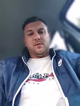 Snapshot of hugedickedd chatting on 06-05-26, 05:40 hugedickedd online show from 06-05-26, 05:40