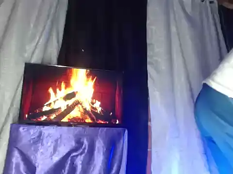 Snapshot of Hidden_Fantasies chatting on 11-04-25, 11:08 Hidden Fantasies online show from 11-04-25, 11:08