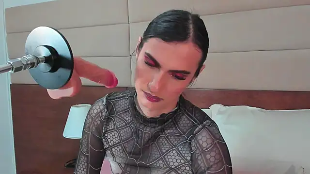 shantall skinny online show from 10-20-25, 03:41