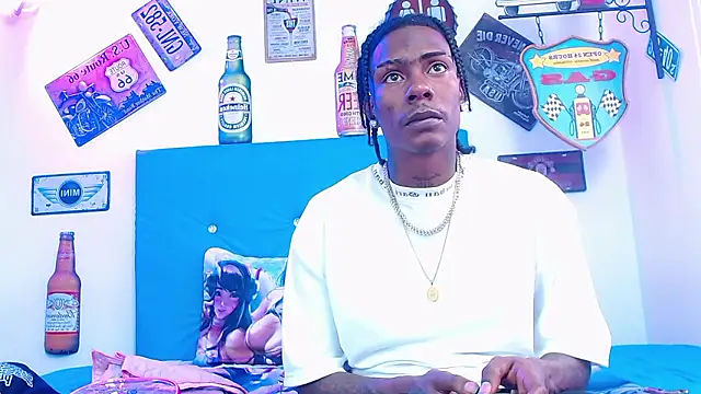 Snapshot of lili_roussi chatting on 02-20-26, 08:55 lili roussi online show from 02-20-26, 08:55