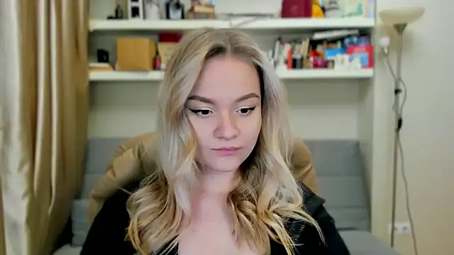 Kara Smith  online show from 11-05-25, 10:57