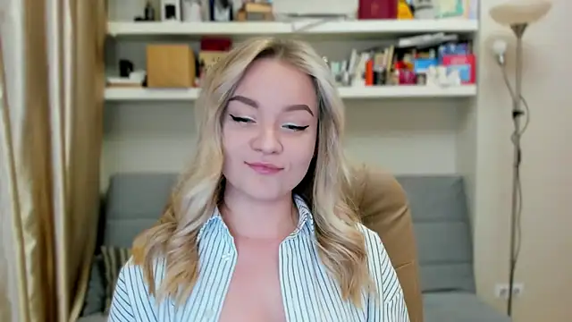 Kara Smith  online show from 10-05-25, 09:05