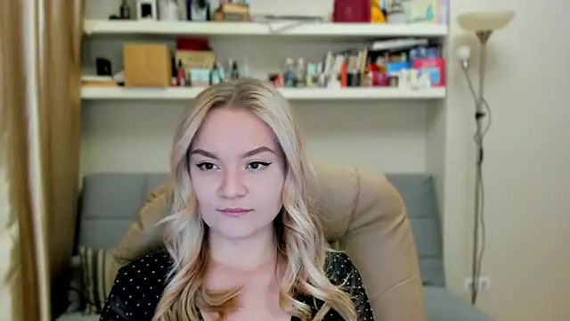 Kara Smith  online show from 10-17-25, 11:17