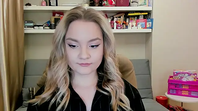 Kara Smith  online show from 04-03-26, 12:28