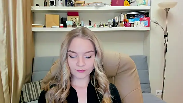 Kara Smith  online show from 01-11-25, 10:51