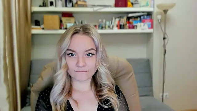 Kara Smith  online show from 10-25-25, 12:10