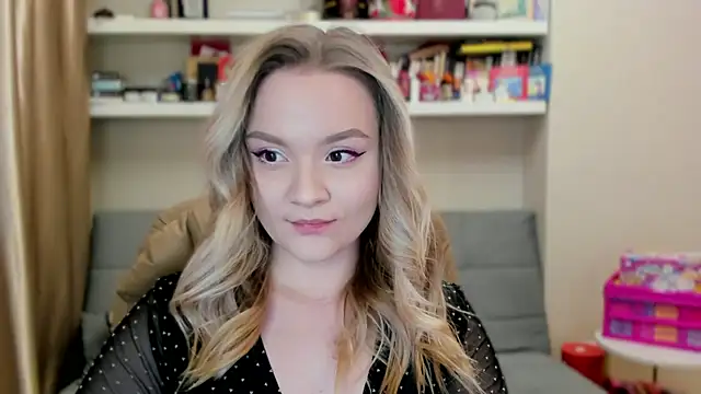 Kara Smith  online show from 04-04-26, 11:22