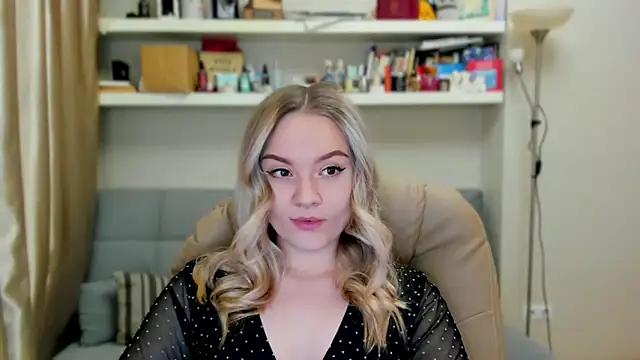 Kara Smith  online show from 11-16-25, 10:13