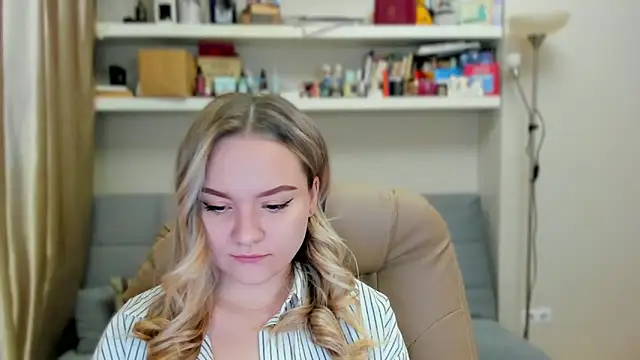 Kara Smith  online show from 11-20-25, 01:39