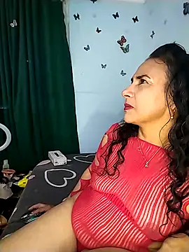 AlexaNovoa  online show from 12-16-25, 12:48