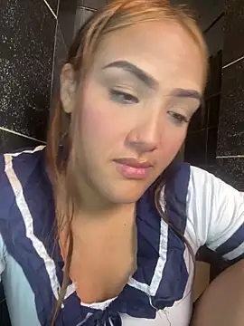 Snapshot of iamsara_21 chatting on 06-01-26, 02:45 iamsara 21 online show from 06-01-26, 02:45