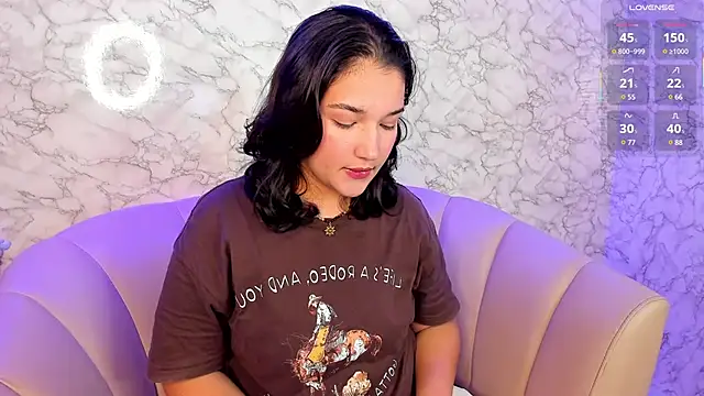 Snapshot of DivineMegan chatting on 03-11-25, 03:04 DivineMegan online show from 03-11-25, 03:04