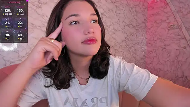 Snapshot of DivineMegan chatting on 03-19-25, 03:20 DivineMegan online show from 03-19-25, 03:20