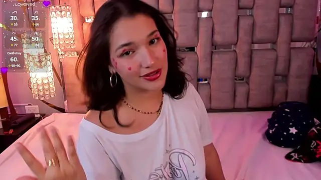 Snapshot of DivineMegan chatting on 03-15-25, 04:02 DivineMegan online show from 03-15-25, 04:02
