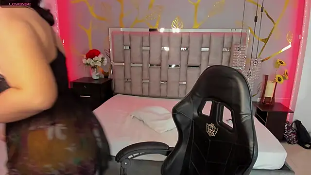 Snapshot of DivineMegan chatting on 03-22-25, 03:52 DivineMegan online show from 03-22-25, 03:52