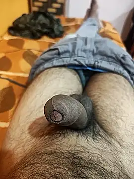 Snapshot of pmr1997 chatting on 12-18-25, 02:16 pmr1997 online show from 12-18-25, 02:16